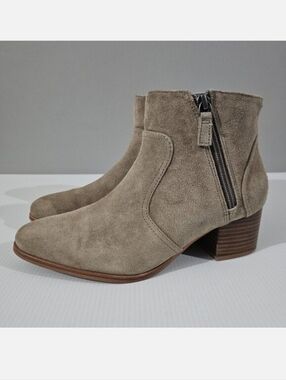 Johnston & Murphy Trista Ankle Bootie Womens 7 Taupe Suede Double Zip Low Heel